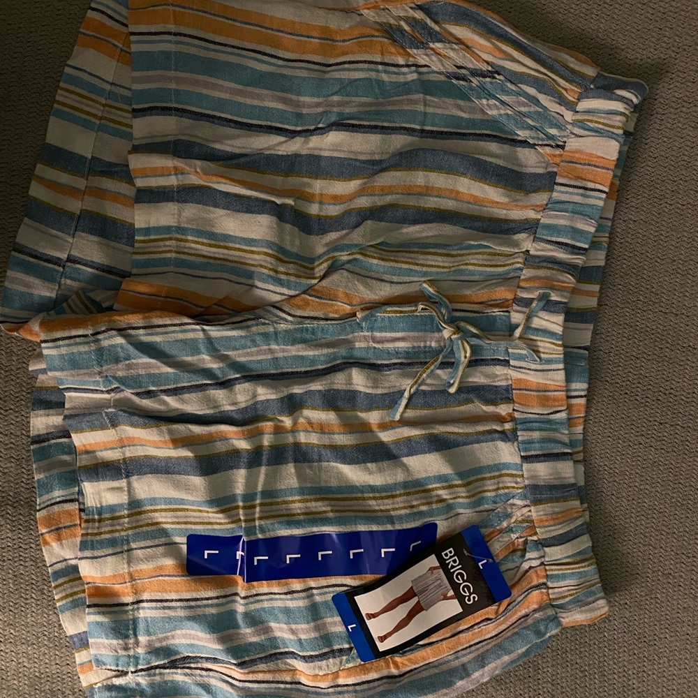 Women’s woven shorts